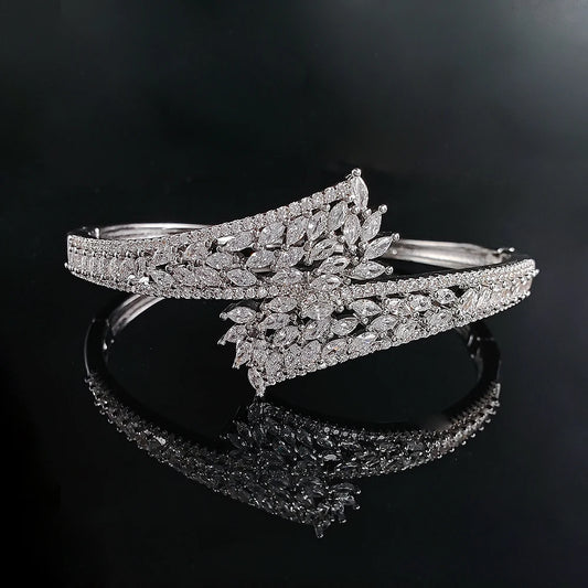 Pulsera tallada de lujo brazalete S8258